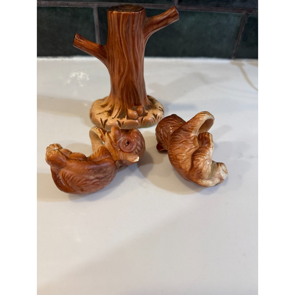 Vintage Porcelain Salt and Pepper Shakers Monkeys Hanging on a tree - Picture 5 of 9